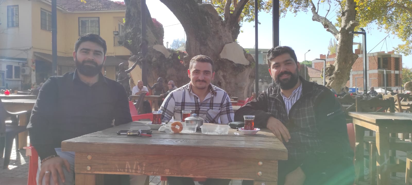 Mezunlarımız Hafız Yunus Emre Sarıkaya ve Hafız Hami Çakal ile Bir Araya Geldik. 