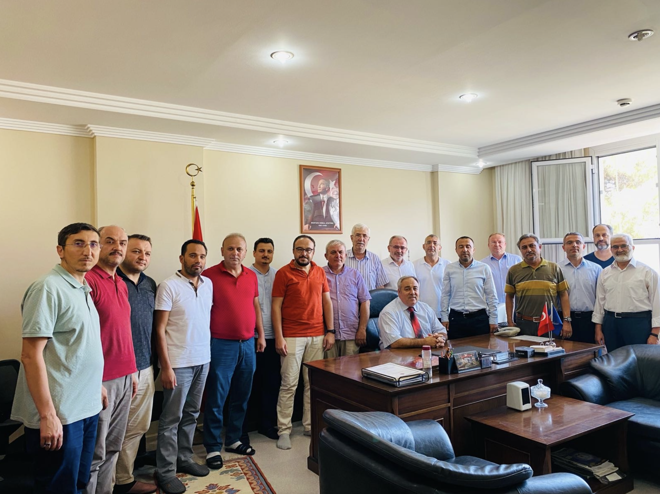 Kestanepazarı Hatay Kur’an Kursu Kurs Yöneticiliğine Atanan Hafız İbrahim Eker’i Tebrik Ettik