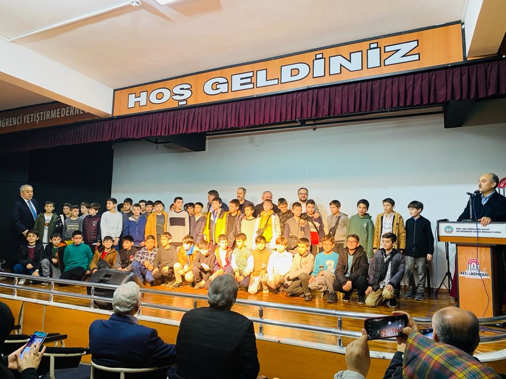 Kestanepazarı Hatay Kur’an Kursu 1. Dönem Veli Toplantısı Yapıldı ve Ödül Töreni Düzenlendi