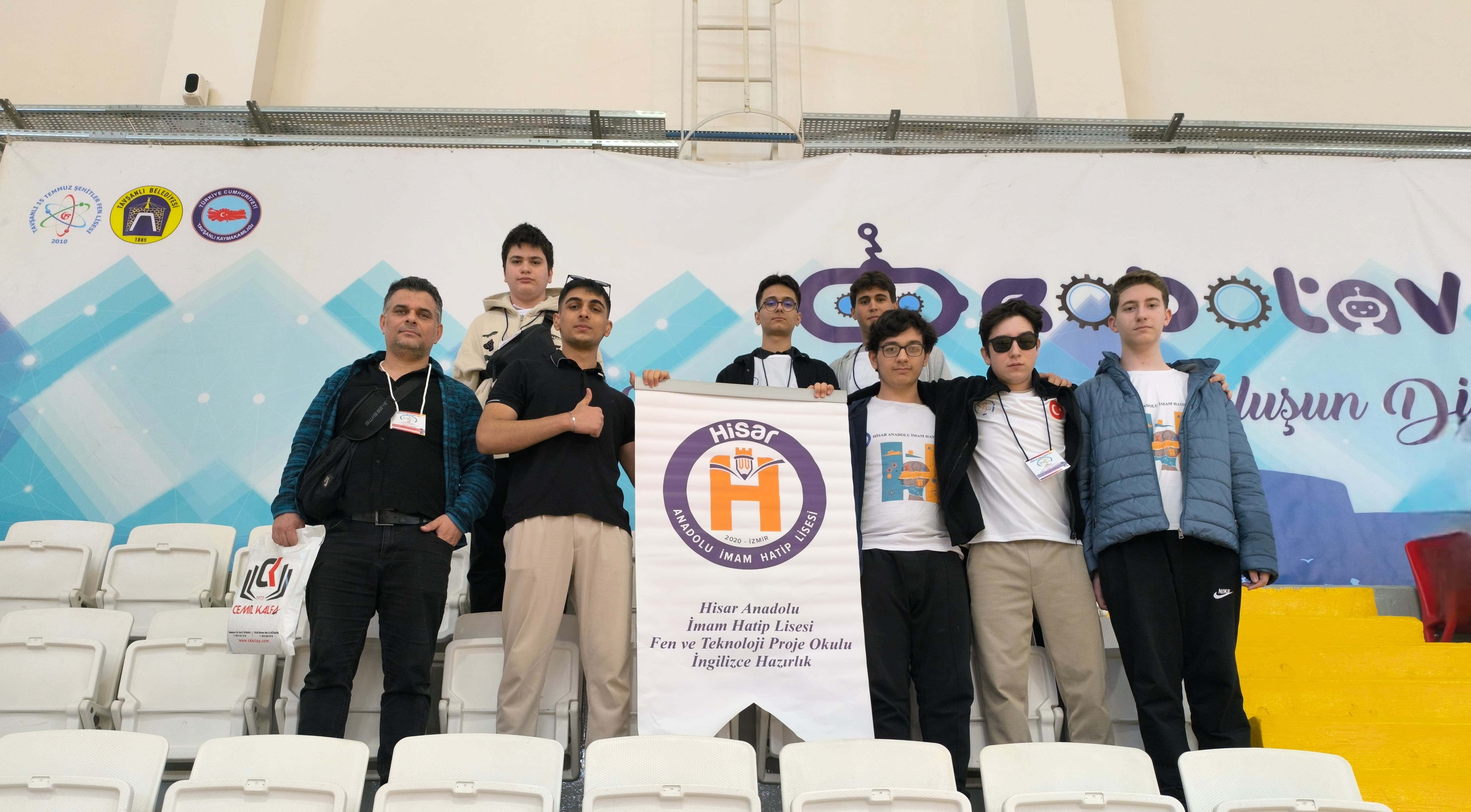 Hisar Akıncı Robot Takımı, ROBOTAV 2025 Yarışmasında Türkiye 2'ncisi oldu.